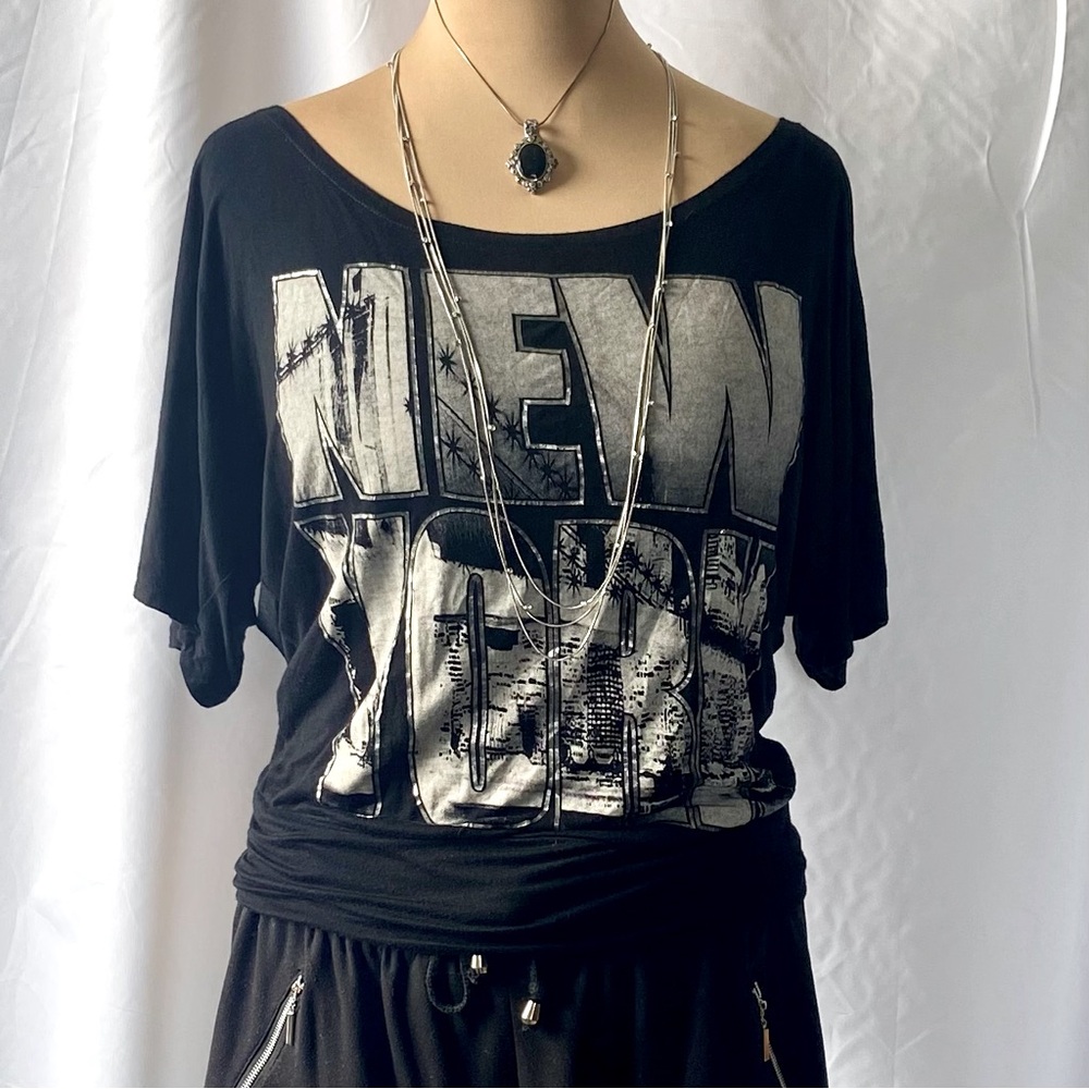 Zenana Outfitters “New York” Black Graphic Women's Top Size M
